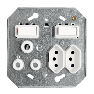 CRABTREE CLASSIC 4X4 16A COMBINATION SOCKET WHITE