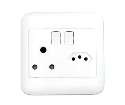 ONESTO ORACLE RANGE SINGLE RSA SWITCHED SOCKET+NEW ZA PLUG SWITCHED SOCKET 4X4 WHITE